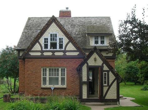 tiny tudor house|small english tudor style homes.